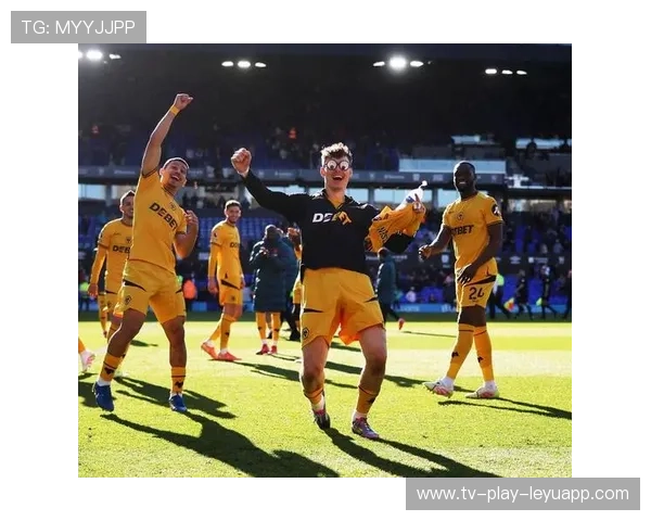 曼联锋线多点开花进攻端终于找到感觉，曼联支点中锋